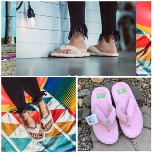 sanuk furreal classic chill